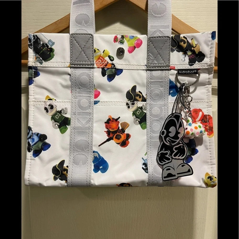 Rare Kidrobot Tote with Labbit and Donut 🍩 Keyrings